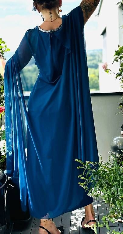 Kleider: Blaues Damenkleid – Gebraucht aus Luzern von Brokiland 1