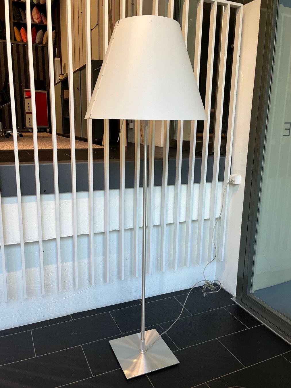 Luceplan Lampade: Luceplan Costanze Grande Terra Stehleuchte – Nuovo (secondo la descrizione) da Zürich venduto da HST253