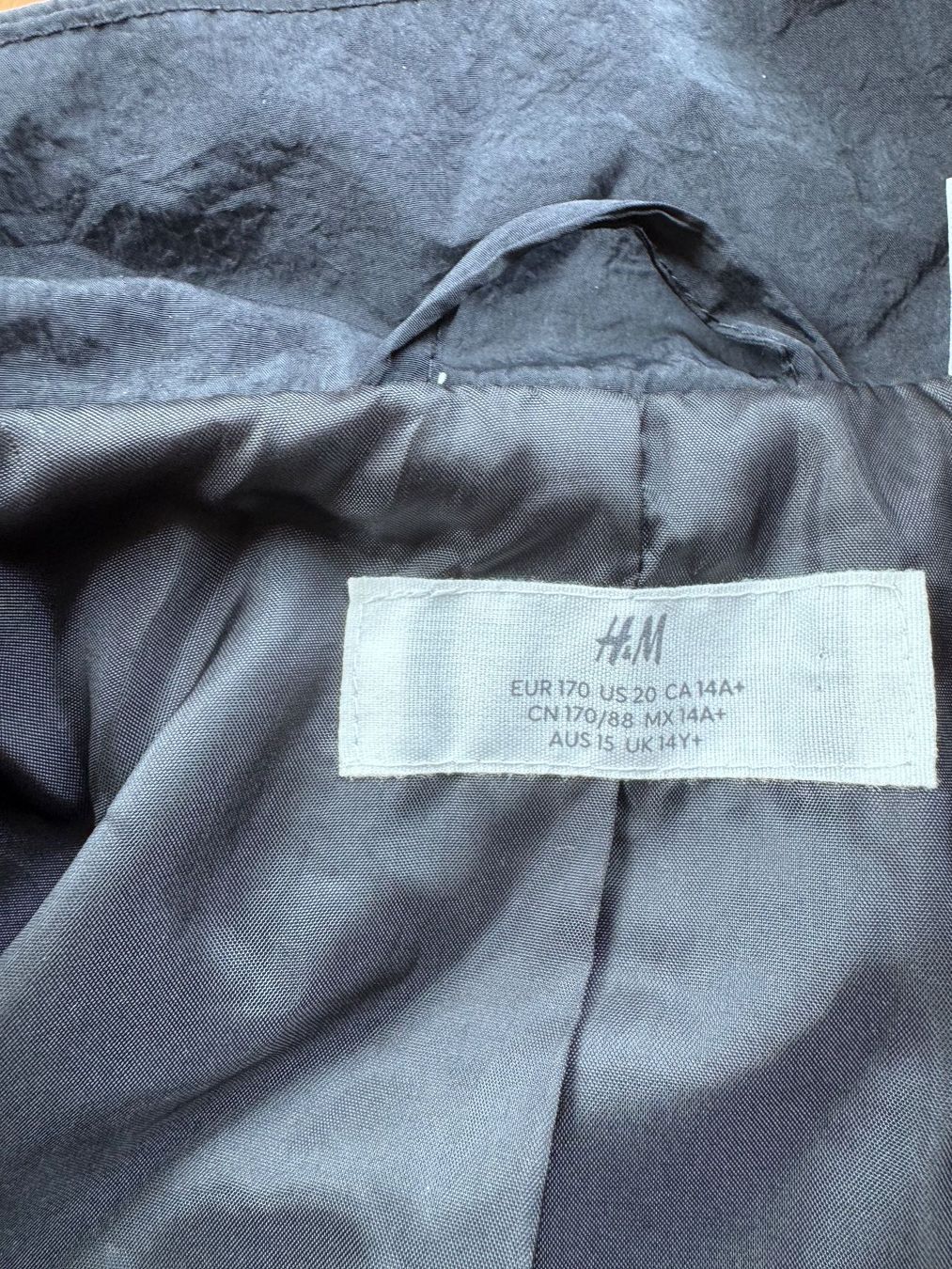 H&M Jacken & Mäntel: Leichte Jacke Naruto – Gebraucht aus Birmensdorf ZH von Apg4 1