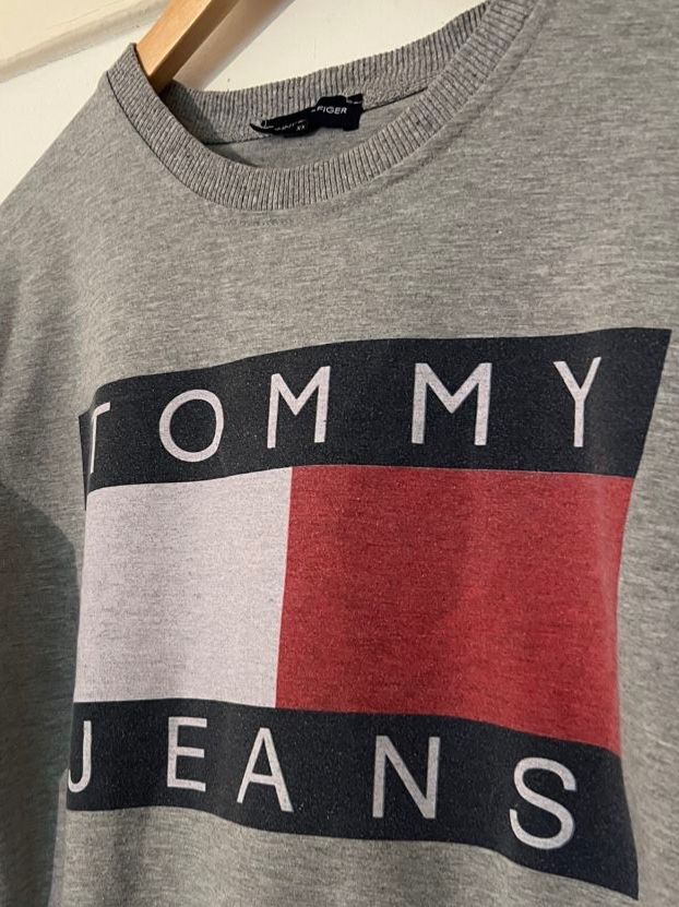 Tommy Hilfiger Maglioni & Felpe: Tommy Hilfiger Jeans Vintage-Pulli – Usato da Basel venduto da evaelette 1