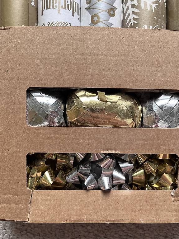Papier: Geschenkpapier Box – Neuf avec emballage d'origine à Zürich par lia_szs8 1