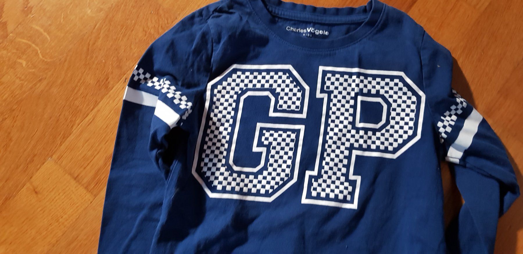 Maglioni & Felpe: Sweatshirts Grösse 128 – Usato da Uznach venduto da Bilkev 1