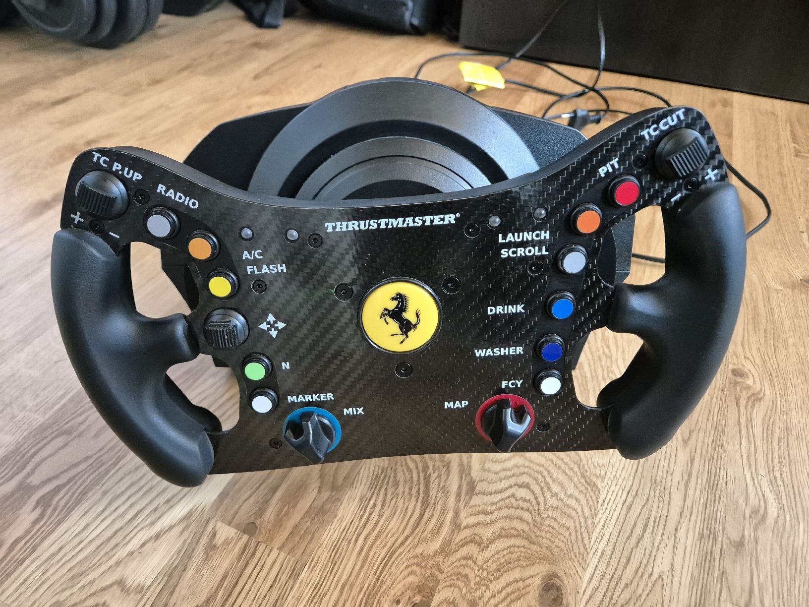 Thrustmaster Controller: Thrustmaster Servo Base plus Steuerrad – Usato da Jona venduto da lar_gt9y