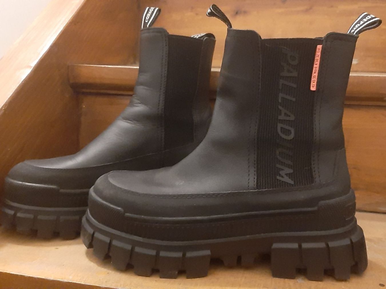 Palladium Chelsea Pleateau Boots Gr. 38 (Gebraucht) in Sugiez für CHF ...