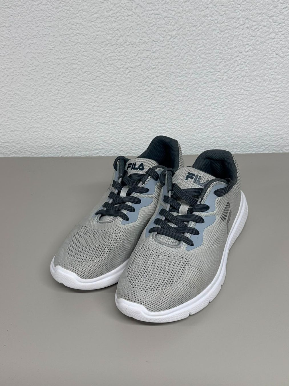 Fila Chaussures hommes: Fila Grau Grösse 40 – D'occasion à Rosshäusern par pat_5tl7 2