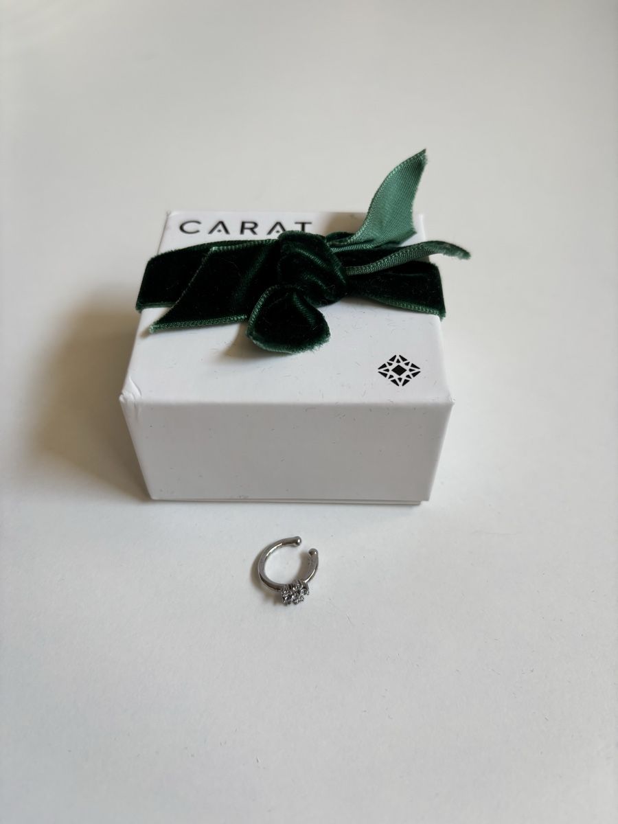 Orecchini pendenti & Orecchini a lobo: Faux percing carat  – Nuovo e nell'imballaggio originale da La Chaux-de-Fonds venduto da Titine. 1