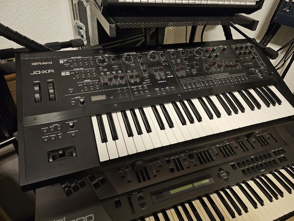 ROLAND JD-XA Analog & Digital Crossover Synthesizer | Kaufen auf Ricardo