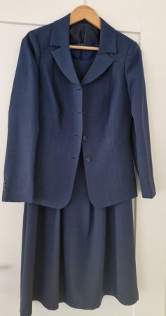 Wunderschönes, elegantes zweiteiliges Set (Kleid & Blazer) i