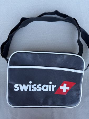 Retrotasche mit Swissair-Logo in schwarz