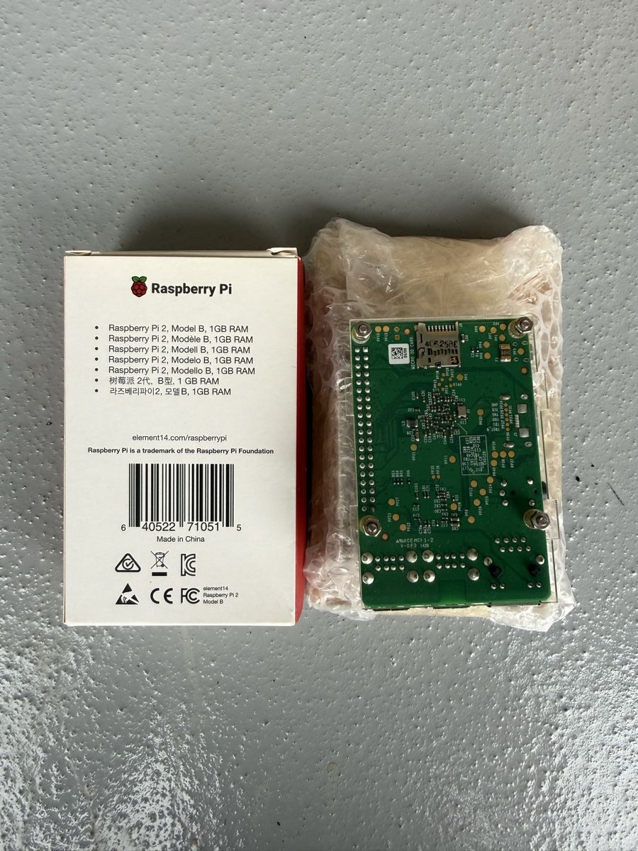 Raspberry Pi PCs: Raspberry Pi 2, Model B, 1GB RAM Inkl Gehäuse – Neu (gemäss Beschreibung) aus Oberrieden von rroane2 2