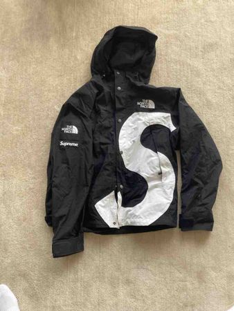 Jacke The North Face Supreme S Logo schwarz gebraucht