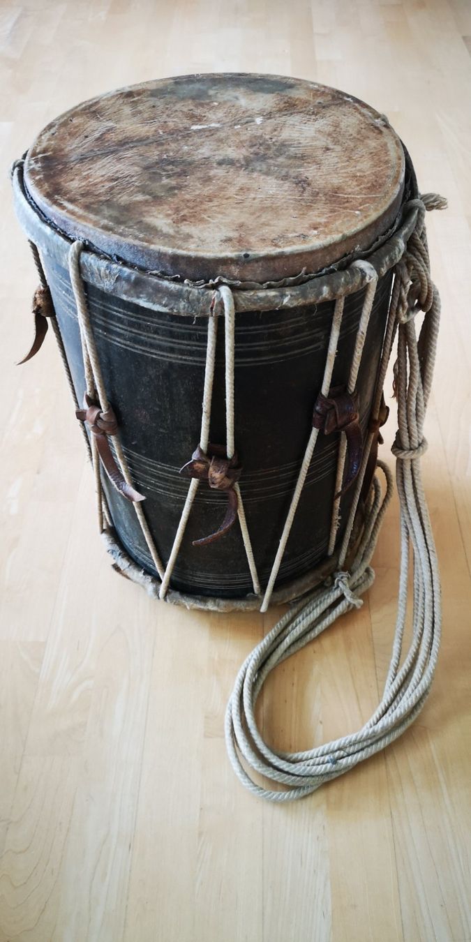 Instruments de musique: Kachhi Dhol Trommel / Doppeltrommel – D'occasion à St. Gallen par 3eich 1