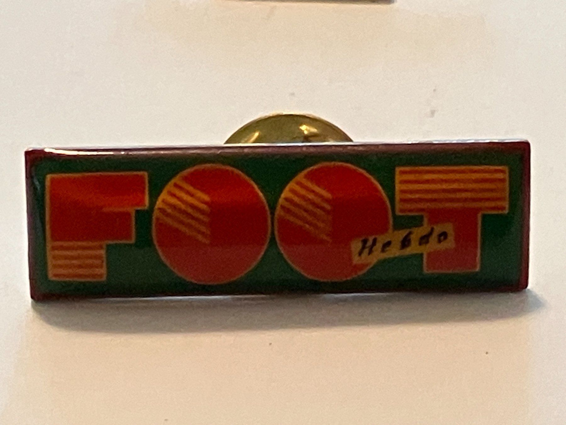 Plaketten & Abzeichen: 1 Pin Foot Hebdo – Gebraucht aus Basel von djwwpp