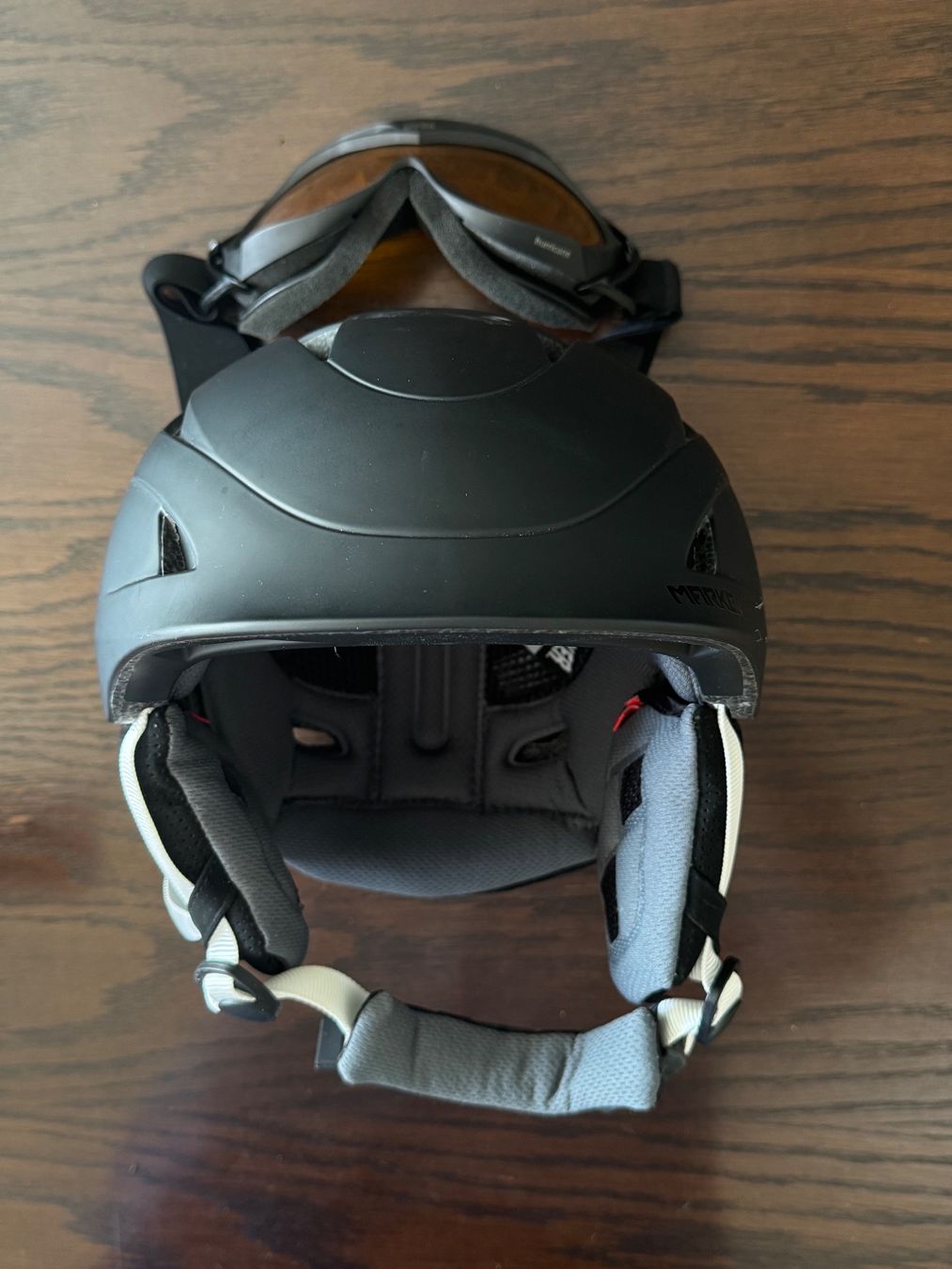 Marker Caschi: Marker Skihelm + Uvex Skibrille – Usato da Binningen venduto da Dan_Shachar