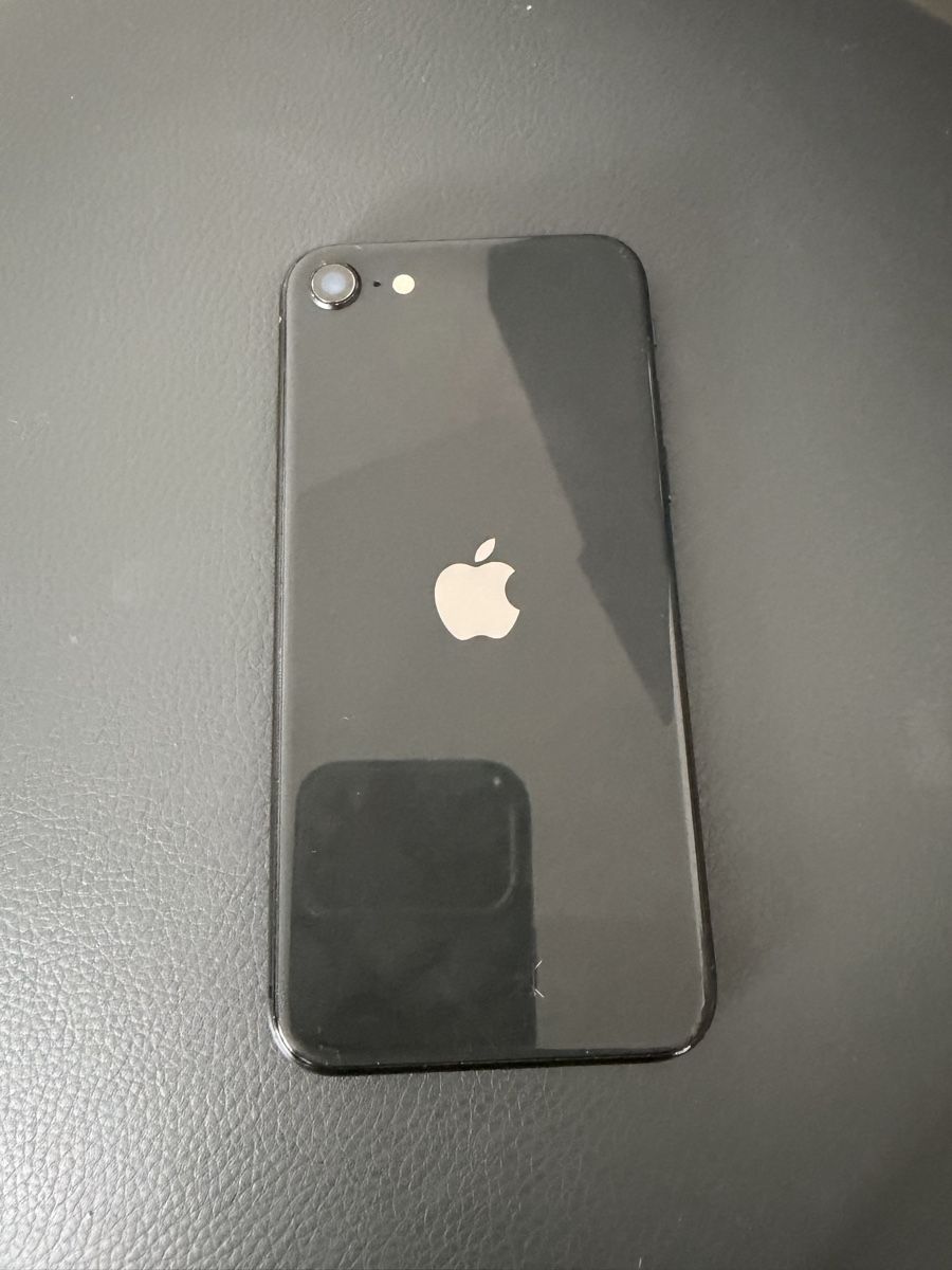 Apple Telefoni cellulari / Smartphones: Smartphone Apple iPhone SE – Usato da Basel venduto da Leyla_12 1