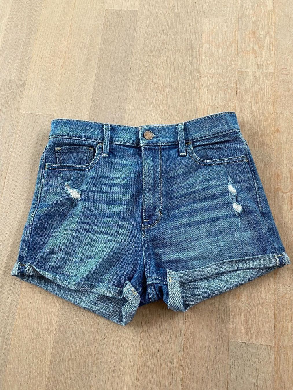 Hollister Jeans: Hotpants – Usato da Ettingen venduto da gaggalari