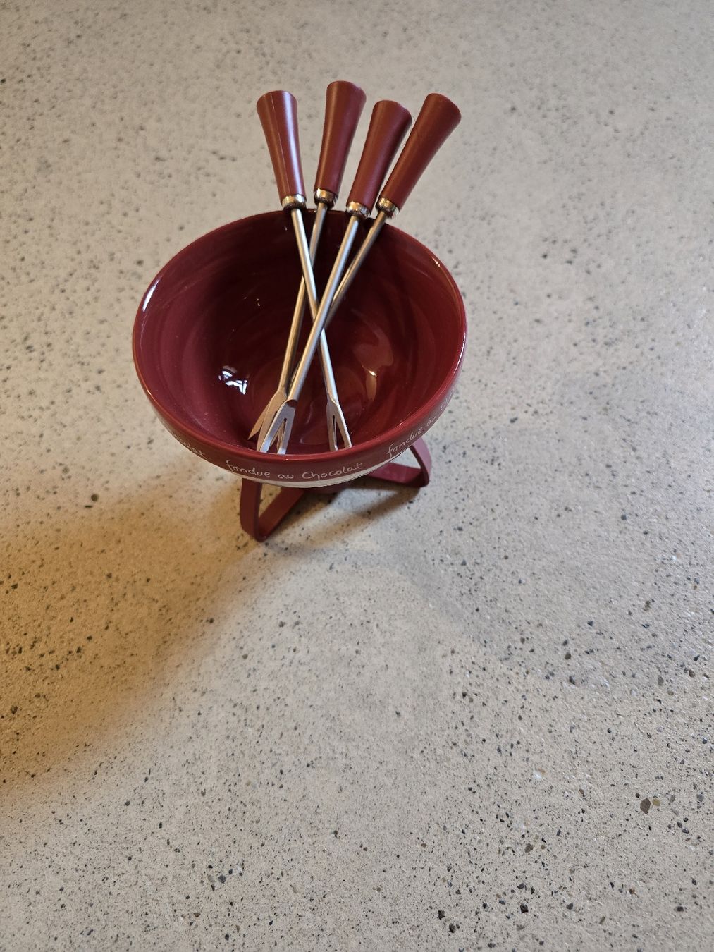 Set di piatti: Fondue Schokoladen Set mit 4 Gabeln rot  – Usato da Niederneunforn venduto da slowdown03