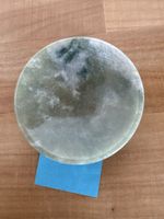kleine Schale aus Stein (evtl. Moosachat)