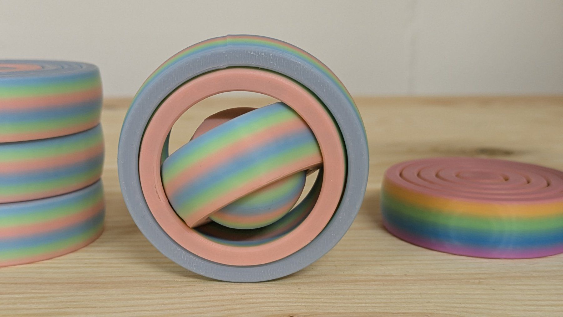 Spielzeuge: Fidget Ring – Regenbogen Anti-Stress Gadget – Neu (gemäss Beschreibung) aus Staufen von El3D 2