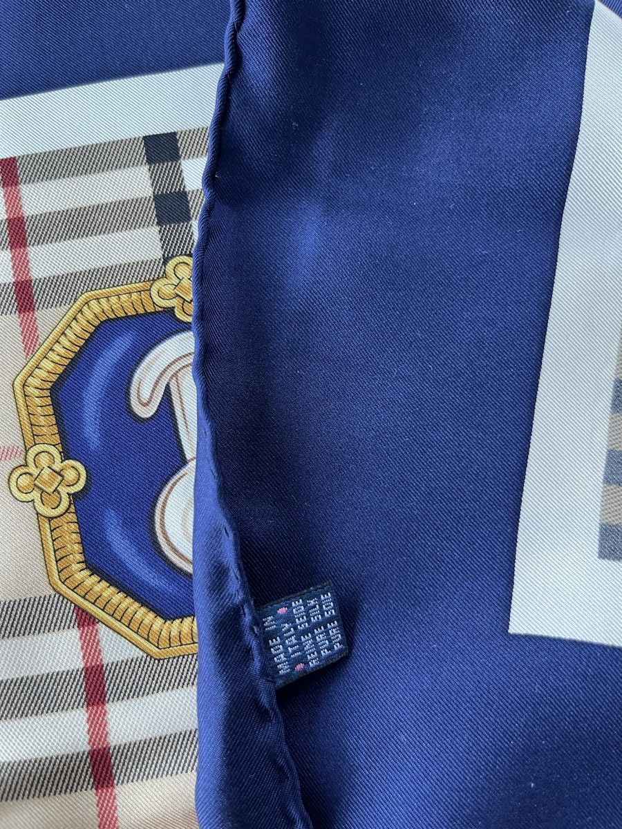 Burberry Foulard & Sciarpe: Burberry Seidentuch -NEU – Nuovo (secondo la descrizione) da Freienbach venduto da alile 2