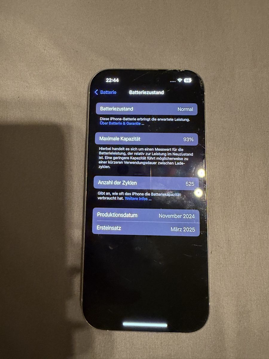 Apple Handys / Smartphones: iPhone 16 Pro 256GB weiss – Gebraucht aus Dietikon von ism_fr8k 3
