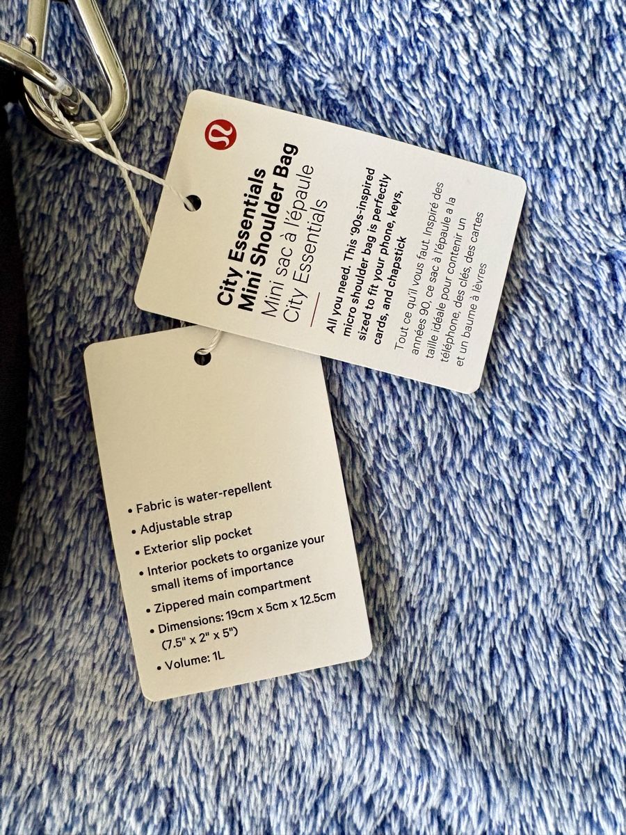Lululemon Sacs femmes: LULULEMON City Essentials Mini Shoulder Bag Schwarz, Neu!!! – Neuf avec emballage d'origine à Zürich par nadin.nadin2 3