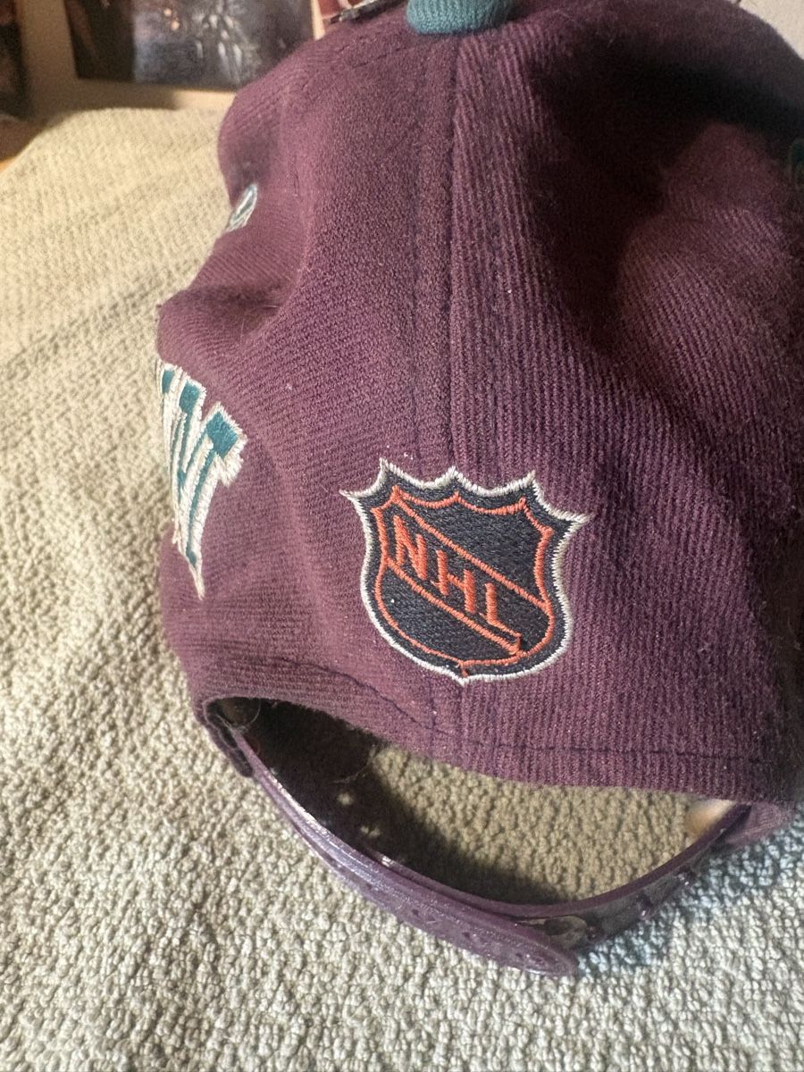 Altro in  Abbigliamento & Accessori: Cap  Anaheim Mighty Ducks  mit Pins – Usato da Balsthal venduto da hammer008 2