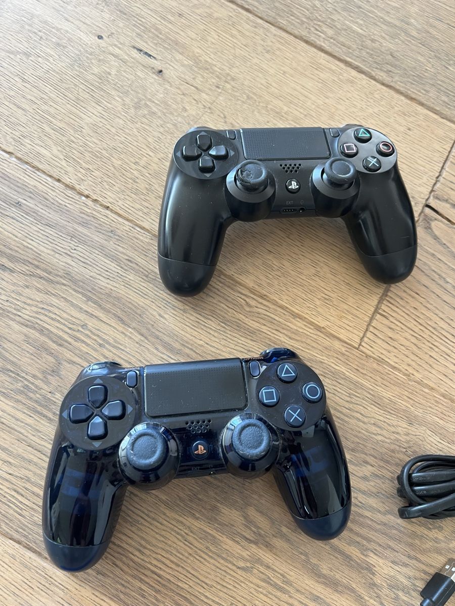 Sony Consoles: PlayStation 4 mit Controller und Spielen – D'occasion à Oberhasli par Snakehead02 2