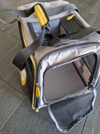 Praktische Hunde- oder Katzentragtasche, neuwertig!