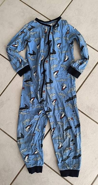Pyjamas: 2 Schlafoverall, Grösse 116 – Gebraucht aus Münchenstein von Bouba3 2