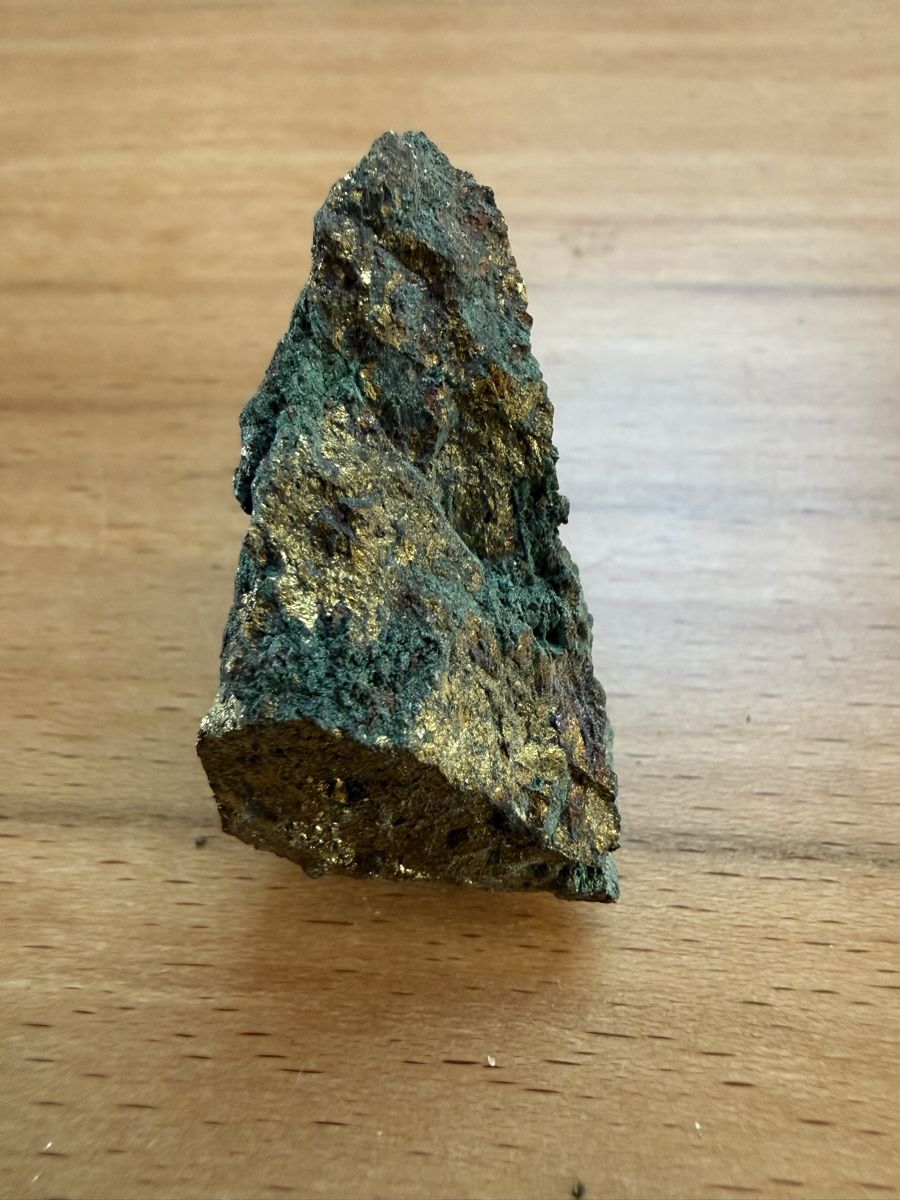 Mineralien & Heilsteine: Chalcopyrit und Malachit – Gebraucht aus Grenchen von Bastet007 2