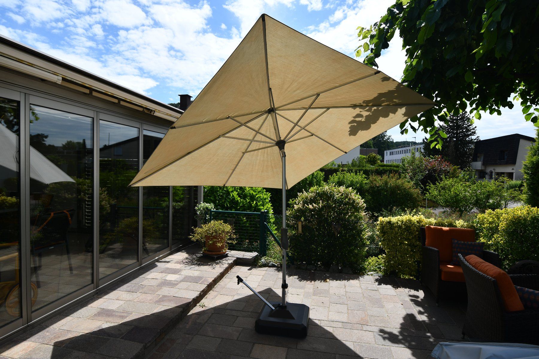Glatz Ombrelloni: Sonnenschirm Glatz ca. 3mx 3m – Usato da Arlesheim venduto da Finn3 1