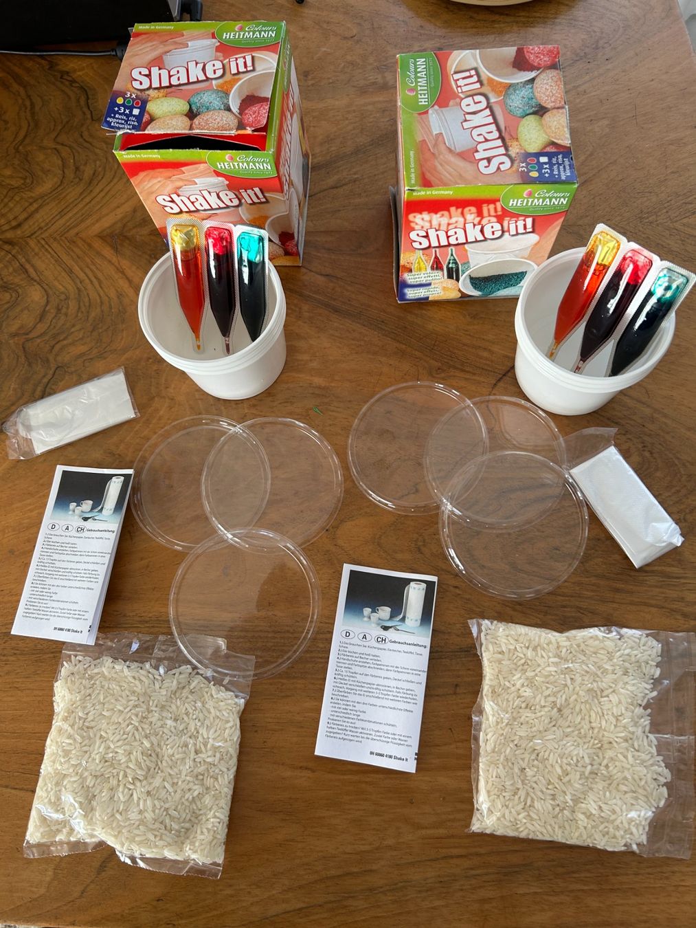 Kit bricolage: 2x Shake-It Ostereier-Färbesets + 2x Malsets mit Eierhalter – Usato da Küsnacht ZH venduto da filo_fila8700 8