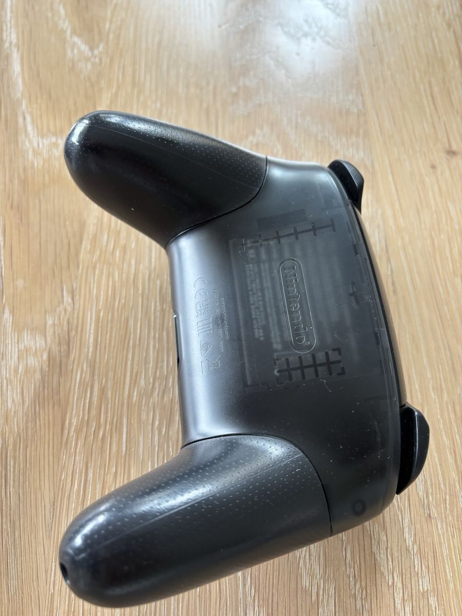 Nintendo Controller: Nintendo Switch Pro Controller Original inkl. Ladekabel – Gebraucht aus Wangen ZH von cri_rnp9 1