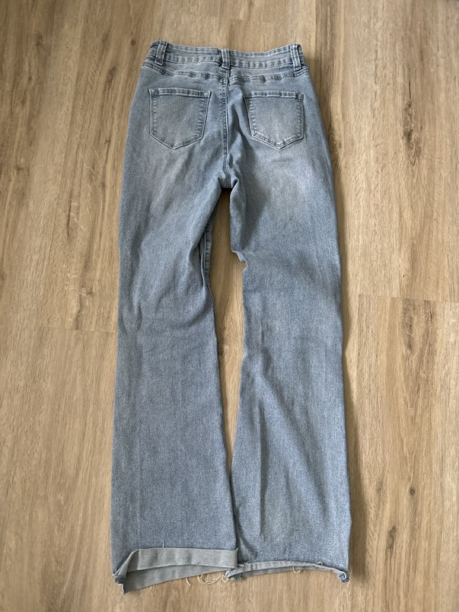 Shein Jeans: Shein Jean super stretch taille 27 – Nuovo (secondo la descrizione) da Delémont venduto da Ma_LoU.01 1