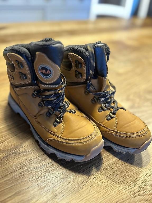 Scarpe per ragazzi: Fila Winterstiefel Winterschuh Gr. 38 – Usato da steffisburg venduto da stefanruoff