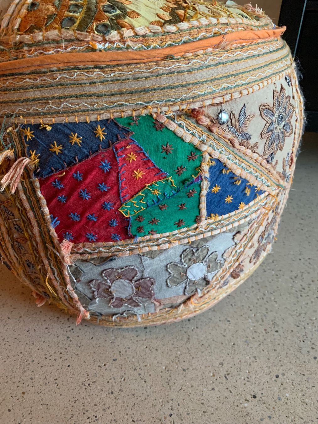 Sgabelli: Hocker (Sitzkissen / Pouf) – Usato da Winterthur venduto da cocisuff 1