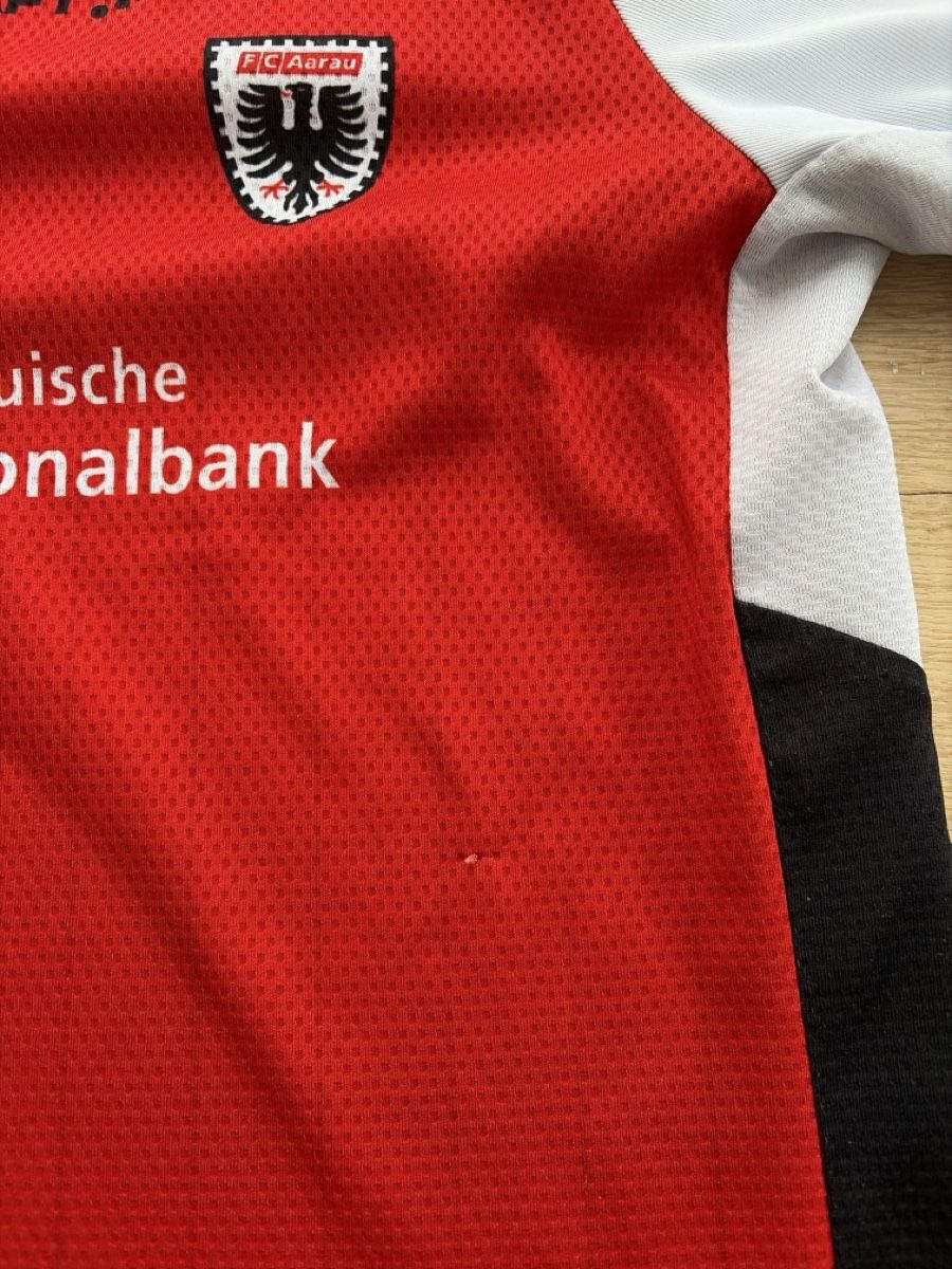 FC Aarau Scarpe, pantaloni & magliette da ginnastica: FC Aarau Shirt Gr 158 – Usato da Oberentfelden venduto da Elifant 4