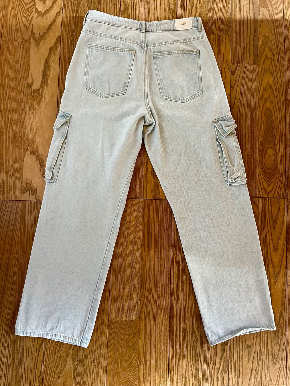 Zara Jeans: ZARA CARGO JEANS OVERSIZED 30, BALLOON-FIT – Gebraucht aus Davos Dorf von tati015 1