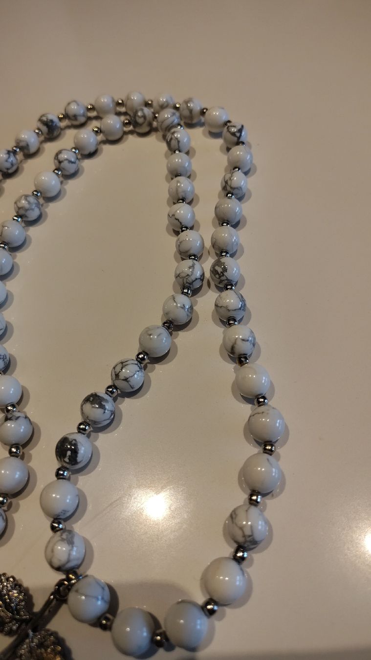 Colliers: Collier perles pendentif feuille E. Zahno  état neuf – D'occasion à Puidoux par Sophia70 2