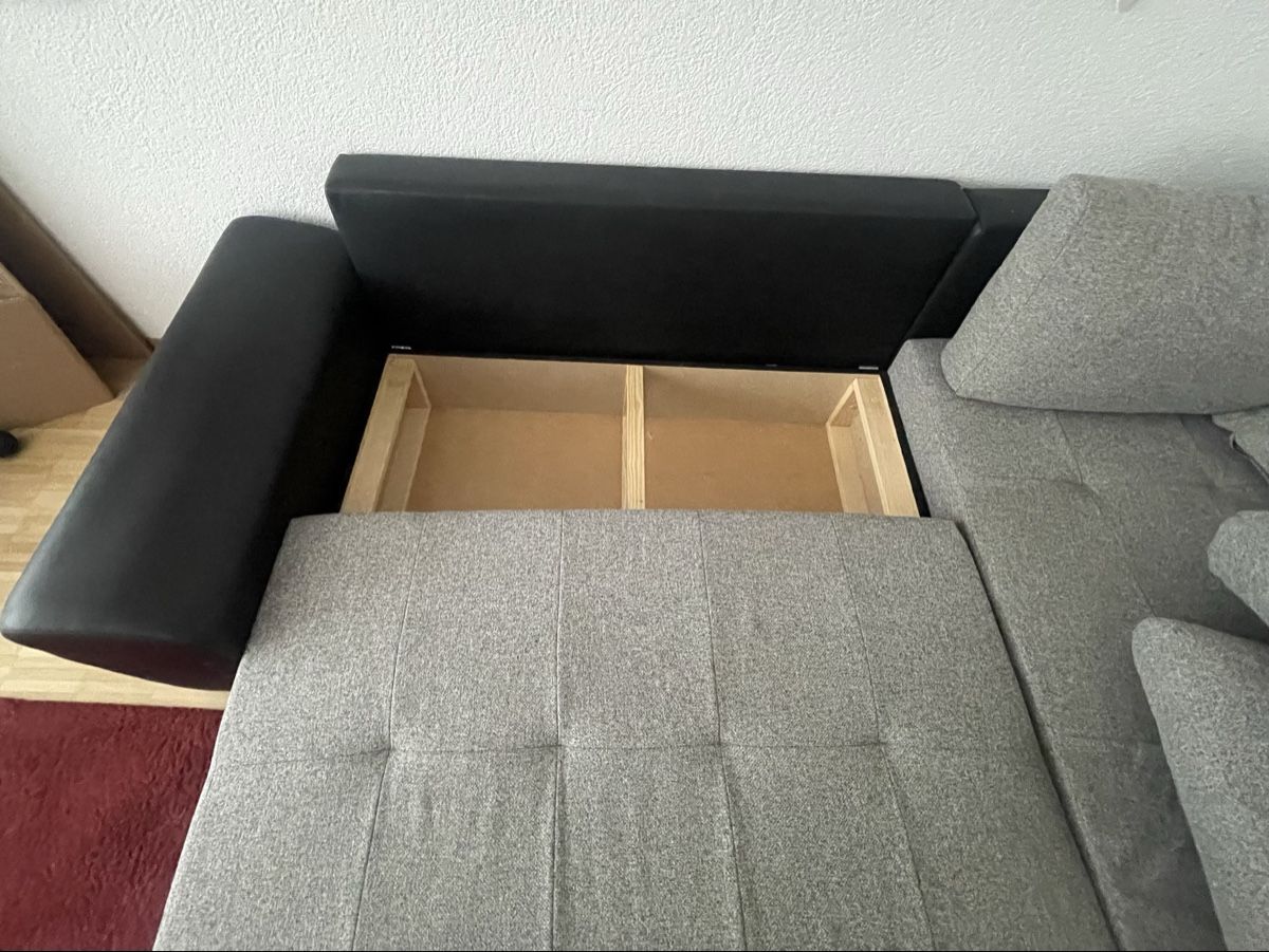 Divani: Schwarz/grau Ecksofa in gutem Zustand – Usato da Köniz venduto da rol_95zm 2