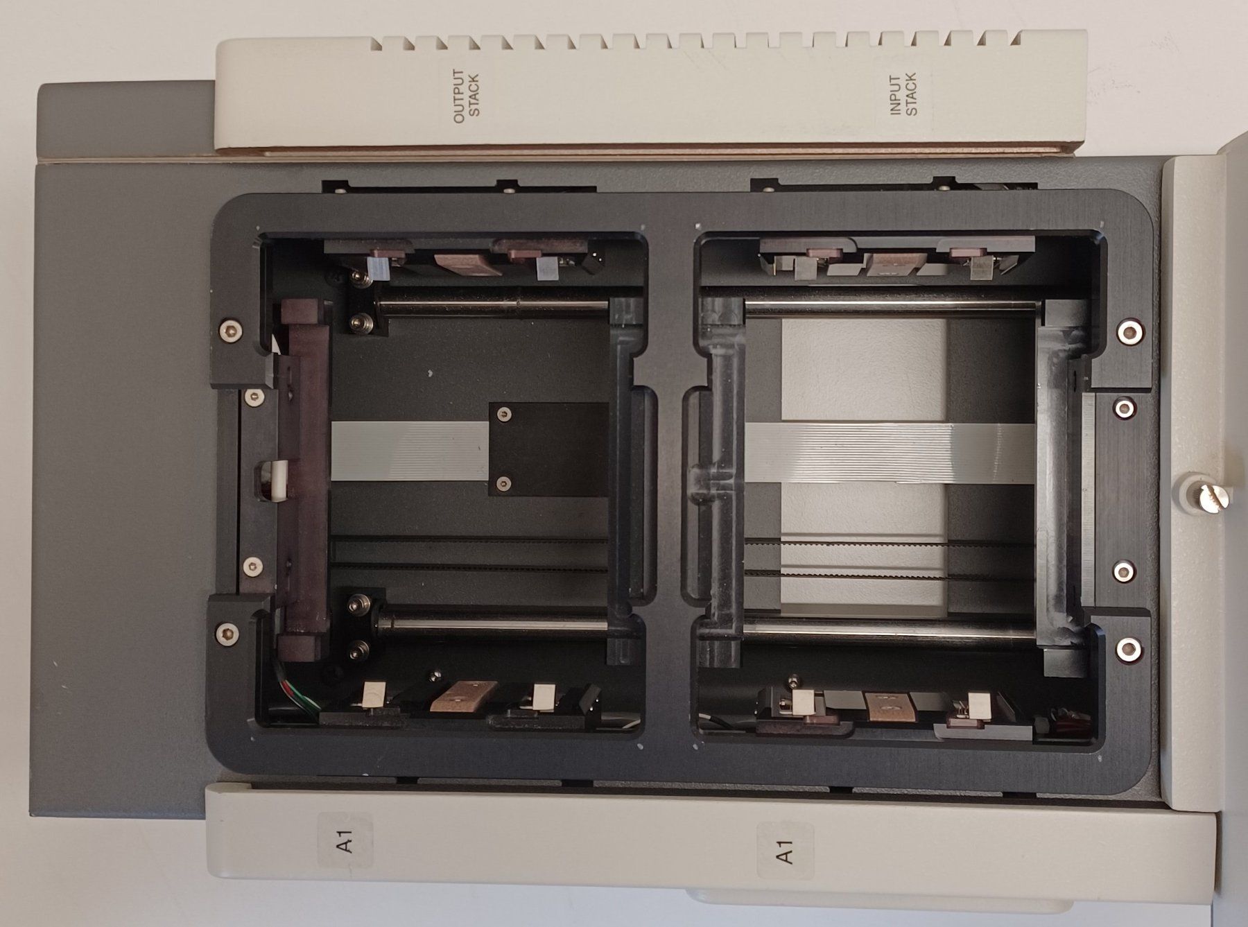 Accessori da laboratorio: Molecular Devices StakMax Microplate Stacker – Difettoso da Niederdorf venduto da LeptonAG_Labor 3