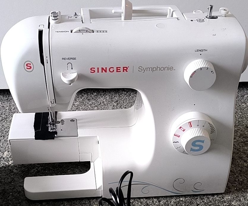 Nähmaschine Singer Symphonie mit Zubehör & Pedal– ab CHF 1.- (Gebraucht ...