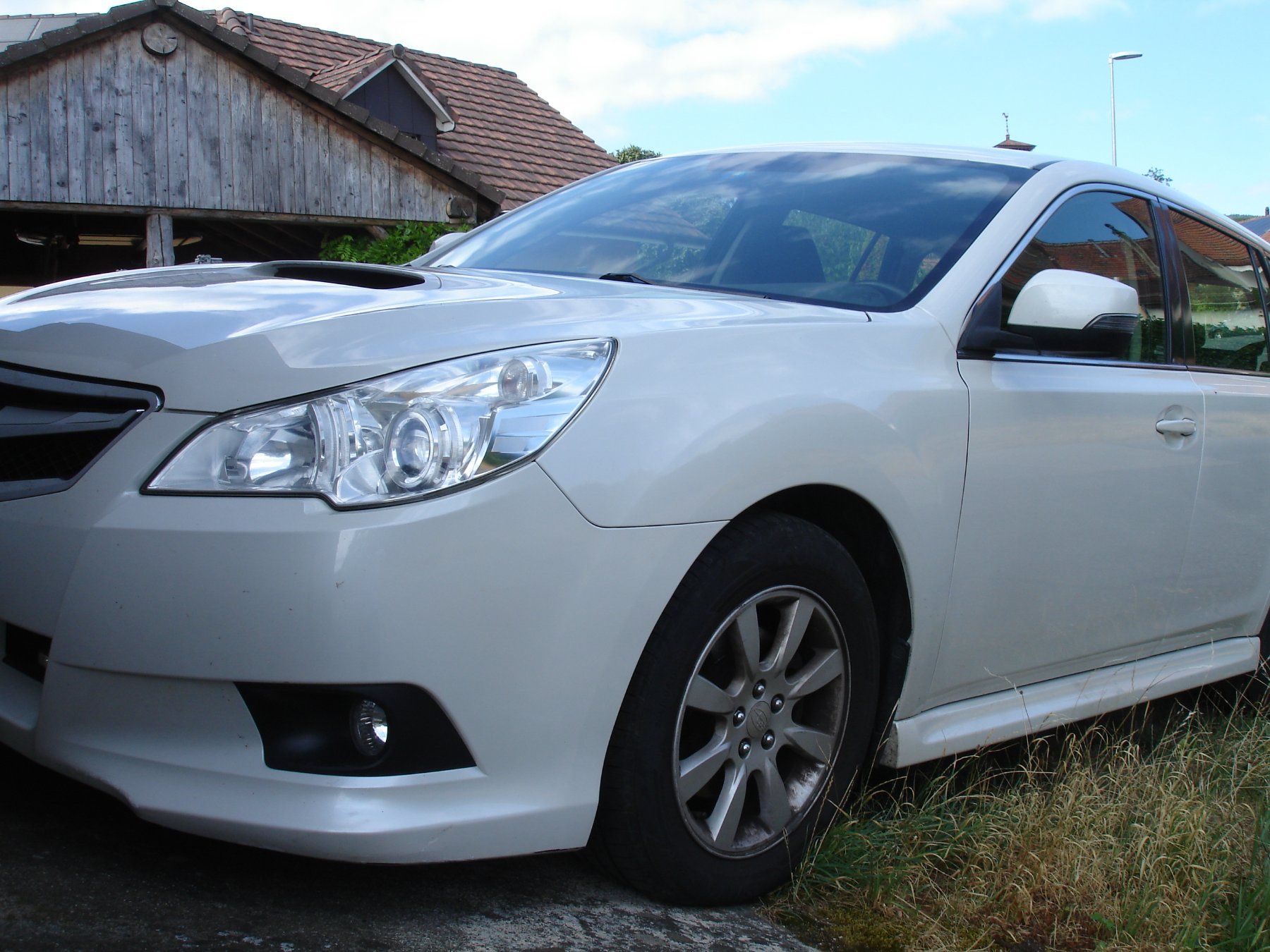 Subaru Autos: Subaru Legacy V    2.0 D – Défectueux à La Coudre par Daverney 3