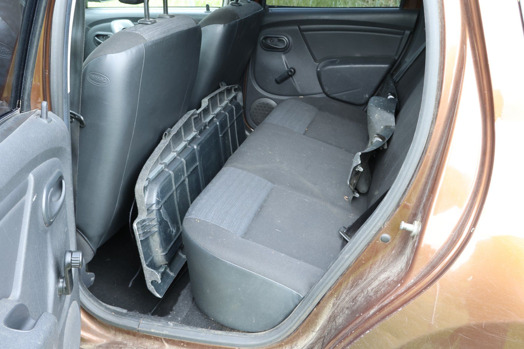 Dacia Automobili: Dacia Duster 1.6i 4x4 inkl. AhK – Usato da Huttwil venduto da gropsuhu 6