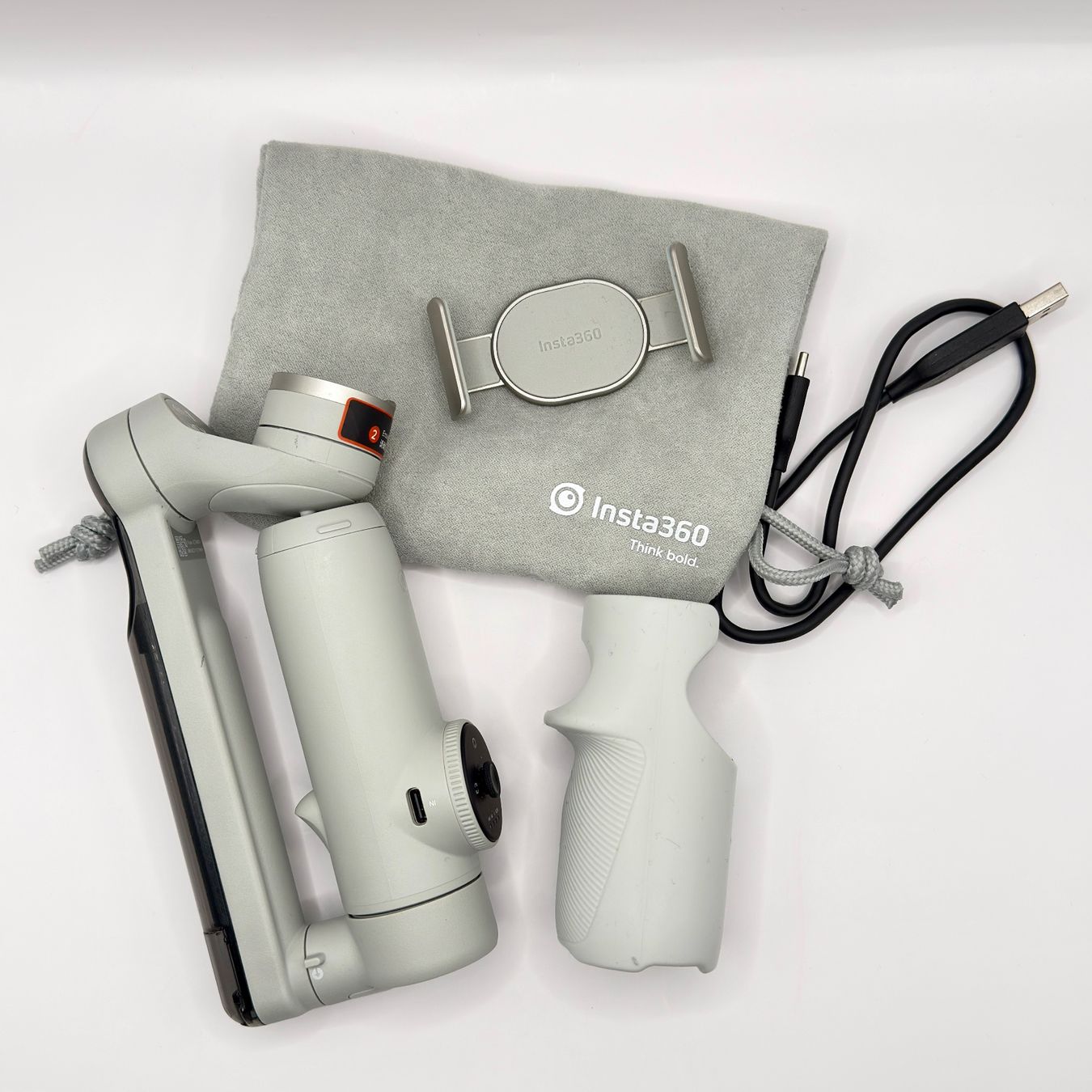 Insta360 Supporti a parete: Insta360 Flow Smartphone Gimbal KI-Stabilisator – Nuovo (secondo la descrizione) da Ostermundigen venduto da itsanoemithing 1