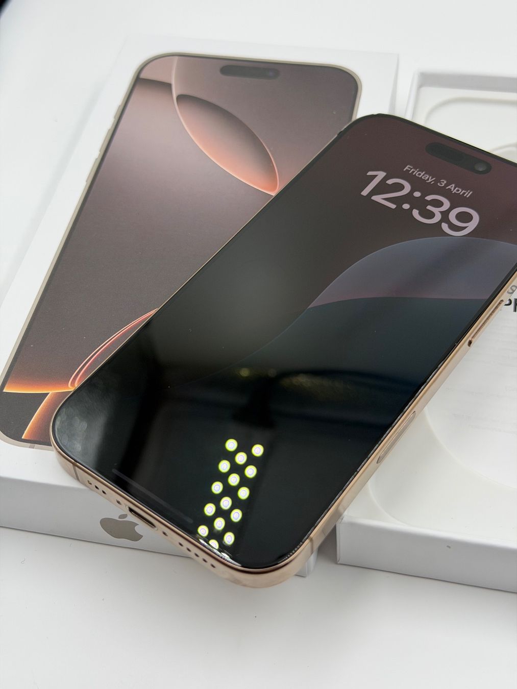 Apple Telefoni cellulari / Smartphones: iPhone 16Pro 256gb Gold Top Zustand – Nuovo (secondo la descrizione) da Chur venduto da ReplaceHub 5