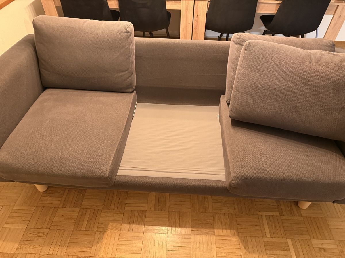 Divani: 3-Sitzer Sofa grau mit Holzfüssen – Usato da Niederuzwil venduto da ced_9ylp 3