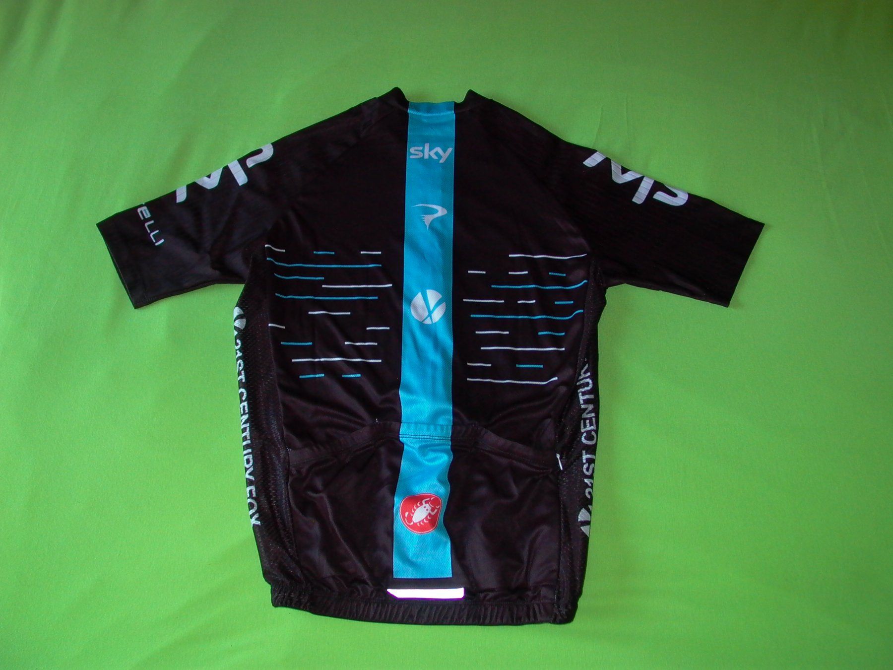Canottiere & Pantaloni: Maglie da ciclismo SKY non originali – Usato da Calpiogna venduto da maloernox 6