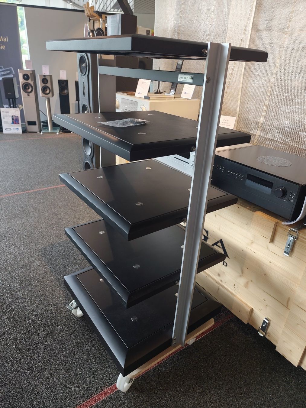 Supporti a parete: Pagode HiFi Rack – Usato da Bern venduto da Buybest24 1